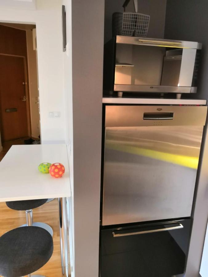 Big Studio Close To Center With Wifi ヘルシンキ エクステリア 写真